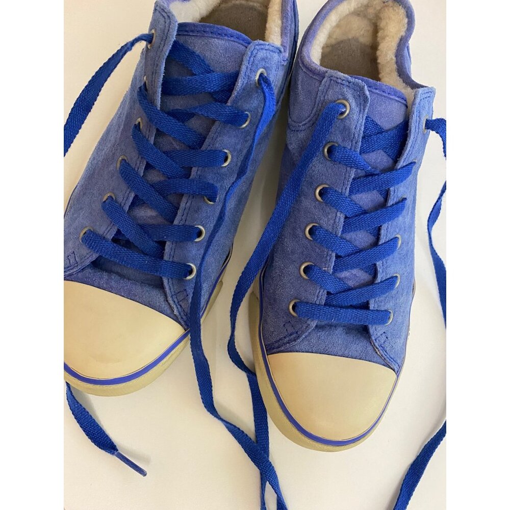 UGG Evera Sheepskin Sneakers Womens 8.5 Periwinkle Suede Low-Top Comfort Lace Up